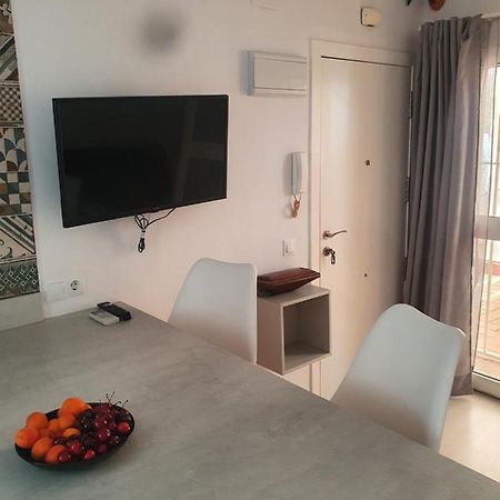 Beautiful Apartment With Terrace San Basilio Sevilla Bagian luar foto