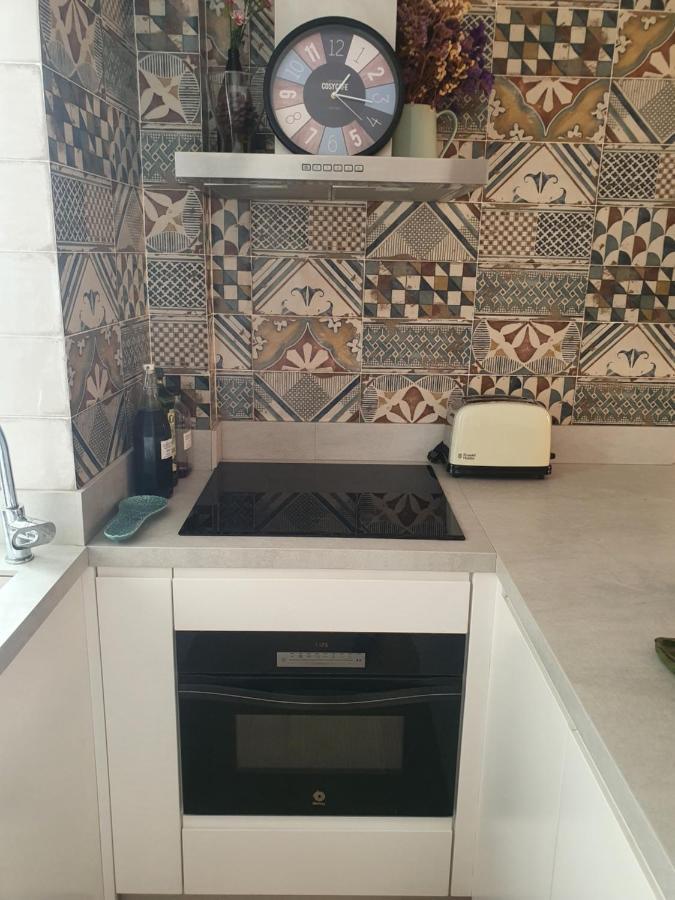 Beautiful Apartment With Terrace San Basilio Sevilla Bagian luar foto