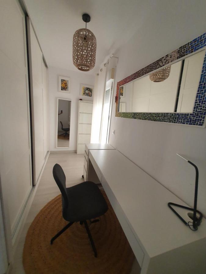 Beautiful Apartment With Terrace San Basilio Sevilla Bagian luar foto